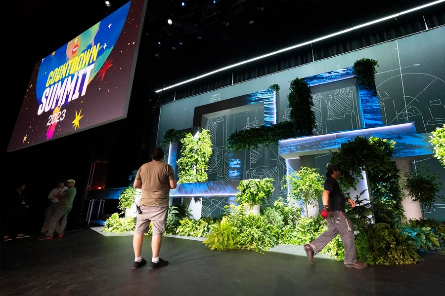 TedX_Countdown_Detroit_14 Finishing the stage set build